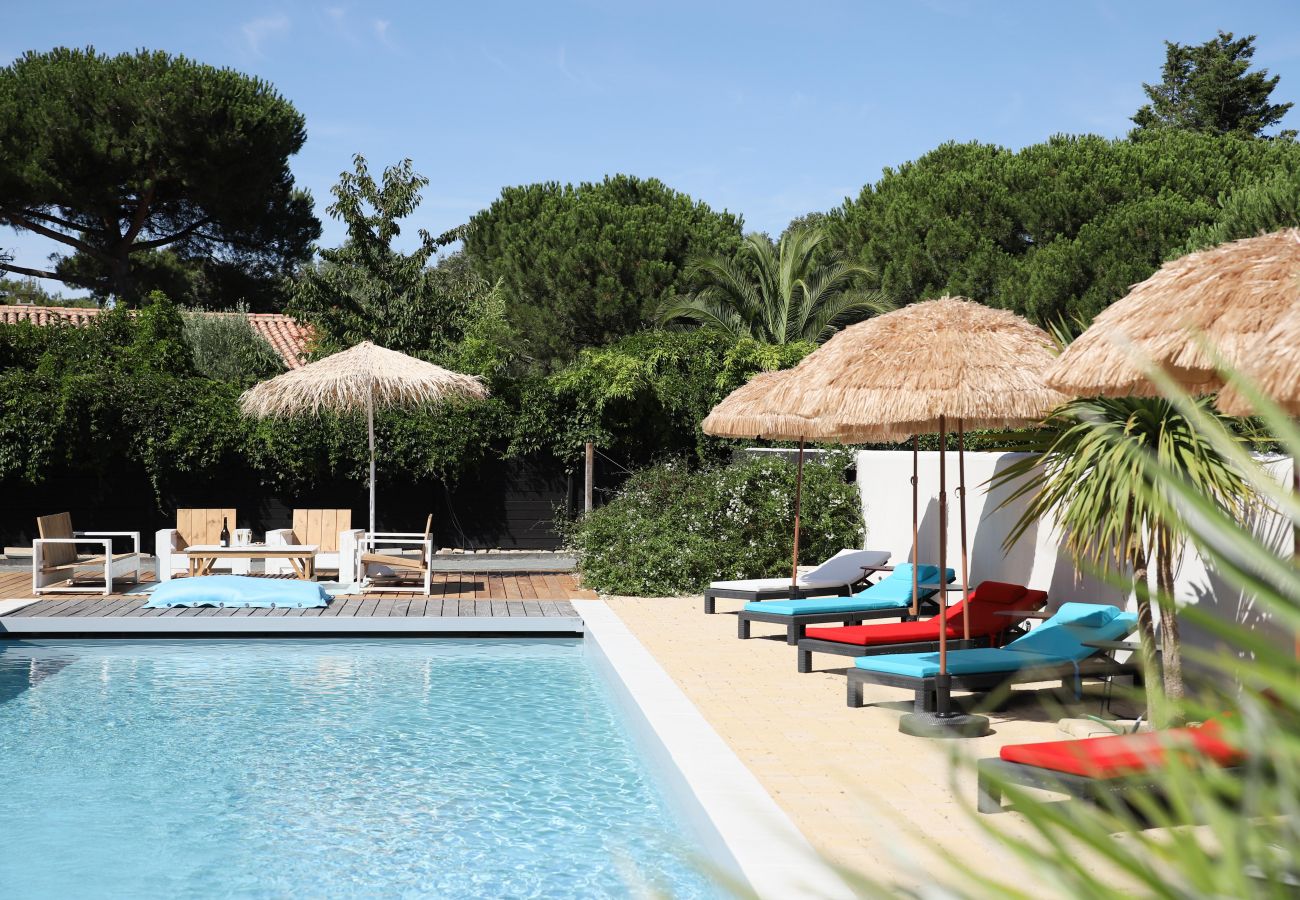 View of the outdoor lounge and pool 