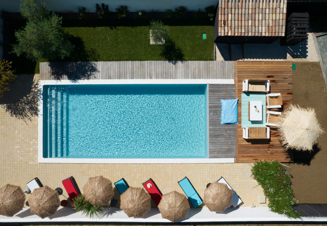 Aerial view of the pool 