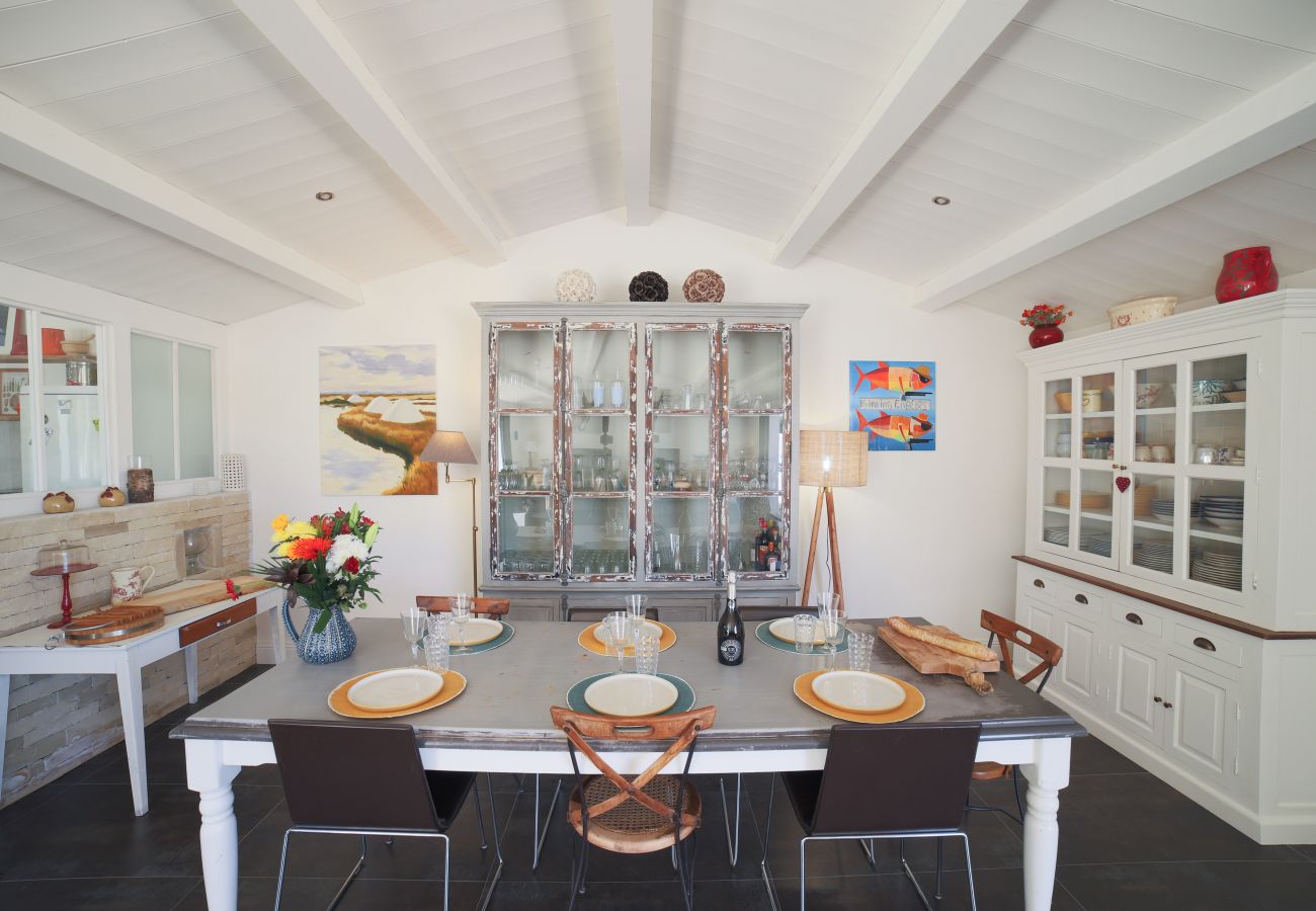 Dining room with large table and chairs