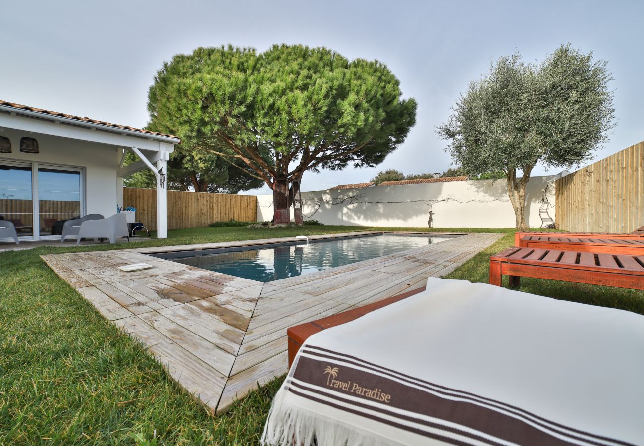 The pool and the garden