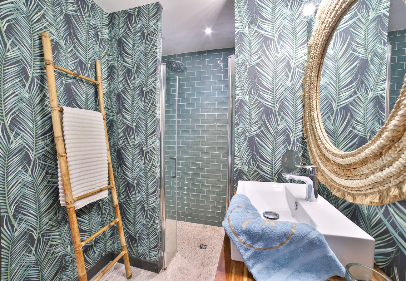 Bathroom with large Italian shower and basin 