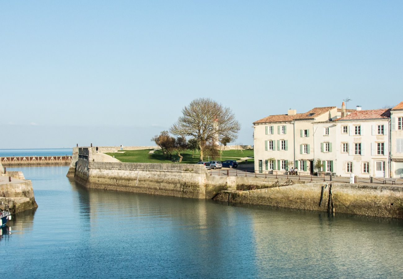 The entrance to the port of Saint Martin de Ré