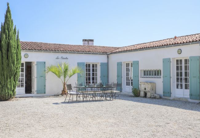 Country house in La Flotte - Le Clos