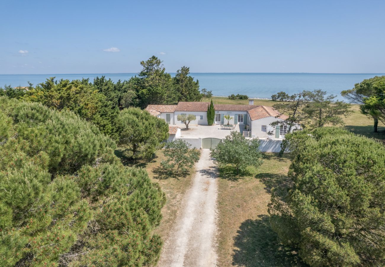 Villa in La Flotte - Le Clos