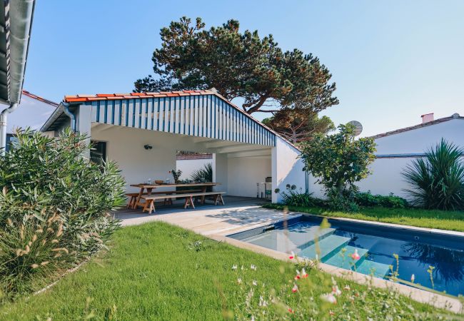 Villa in Le Bois-Plage-en-Ré - Villa Blue Villa in Le Bois-Plage-en-Ré - Villa Blue